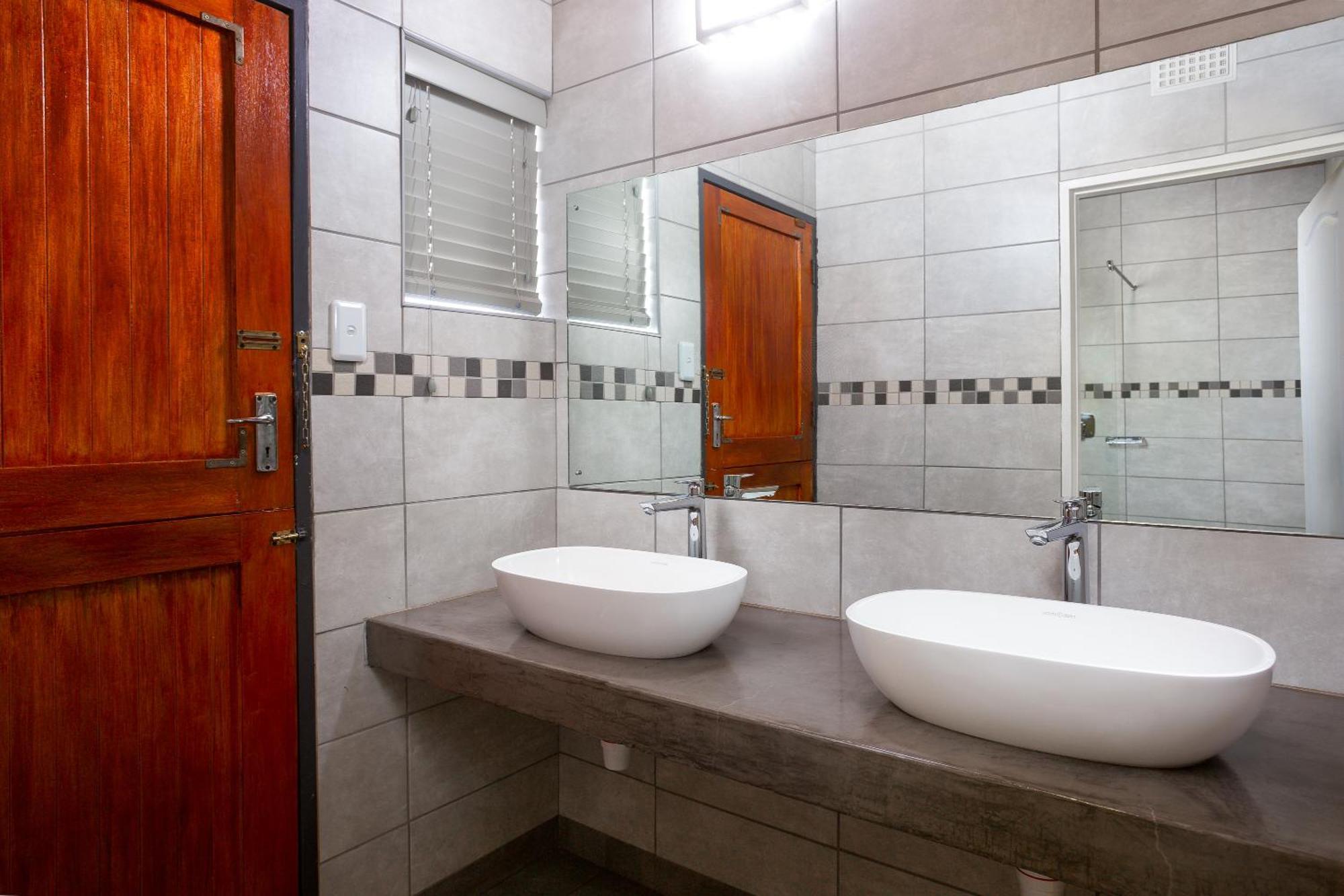 Merino Inn Hotel Colesberg Bagian luar foto